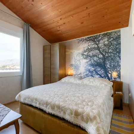 Apartmani Fontana Zára
